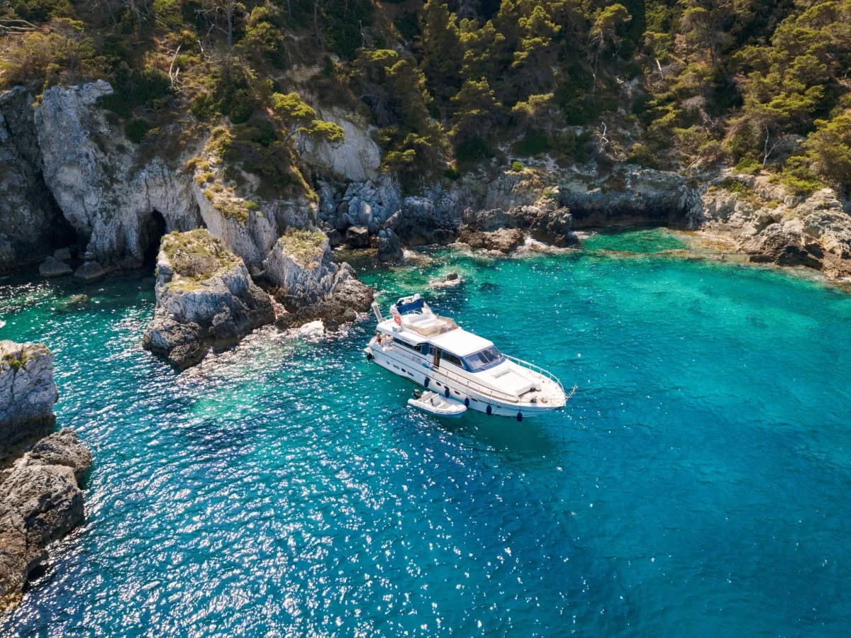 Snorkeling experience with lunch on board